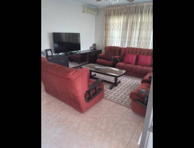3 BEDROOM HOUSE FOR SALE IN WOODHURST